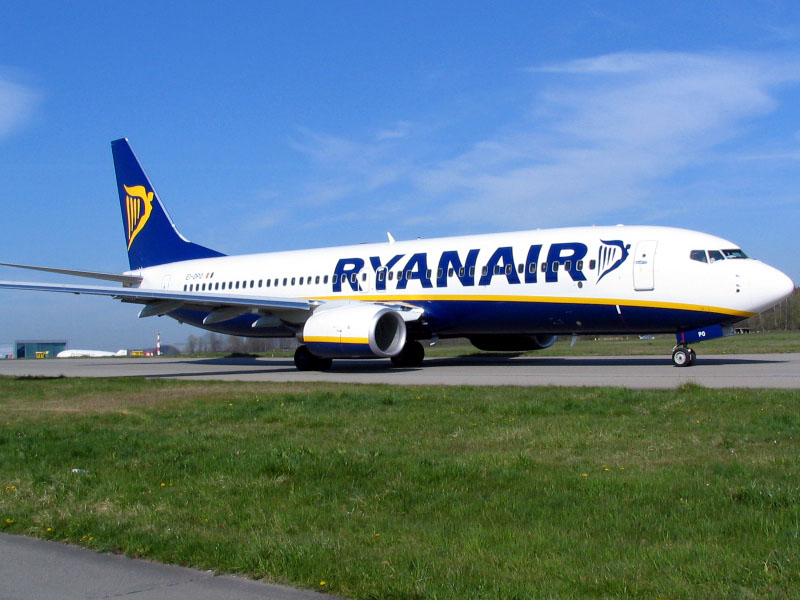 File:Ryanair EI-DPO.jpg