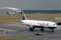 Varig 777-200 taxiing to the gate.