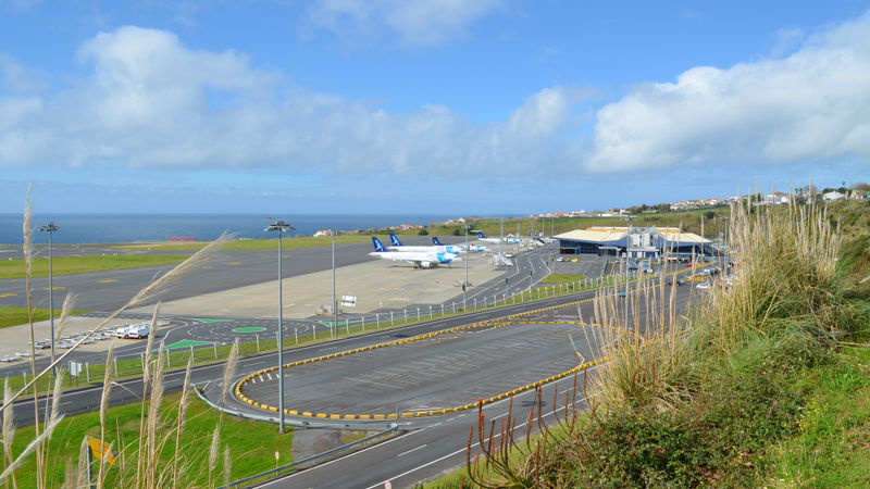 File:Ponta Delgada Airtport Terminal.jpg
